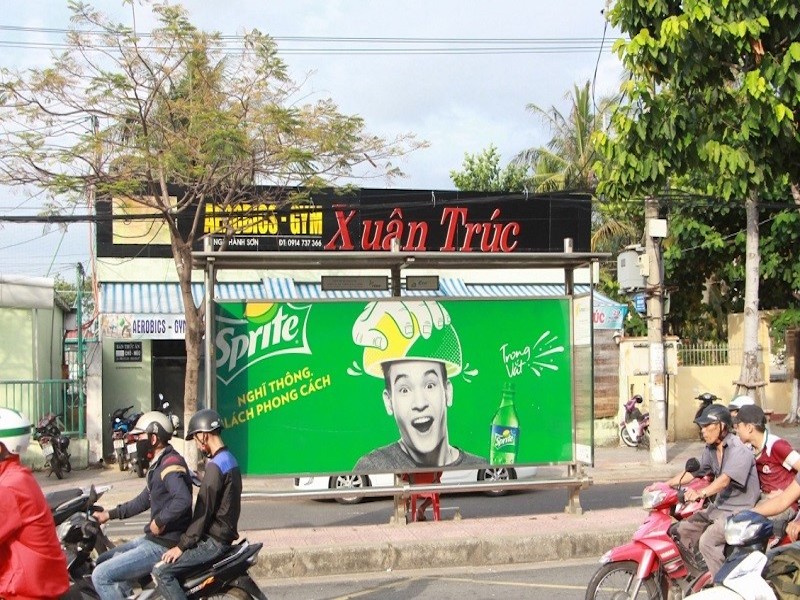Quảng cáo nhà chờ xe bus Hà Nội
