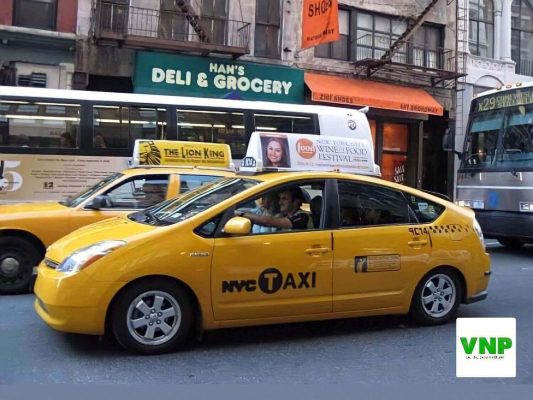Hình ảnh 3 - Quảng cáo taxi dán trên hai cánh cửa sau tới hết thân xe