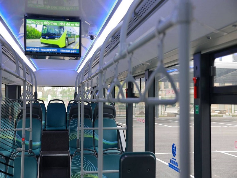 Quảng cáo màn hình LCD bên trong xe bus