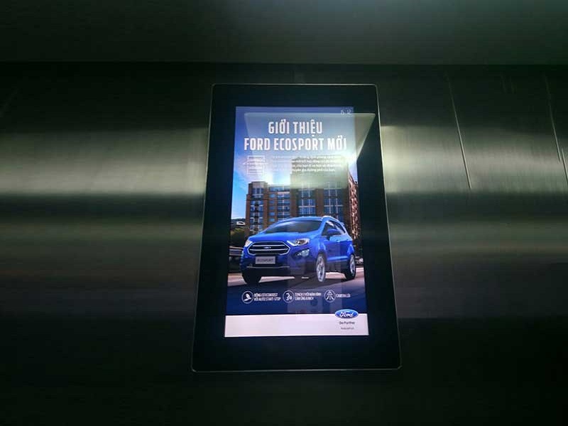 Quảng cáo ô tô trong thang máy